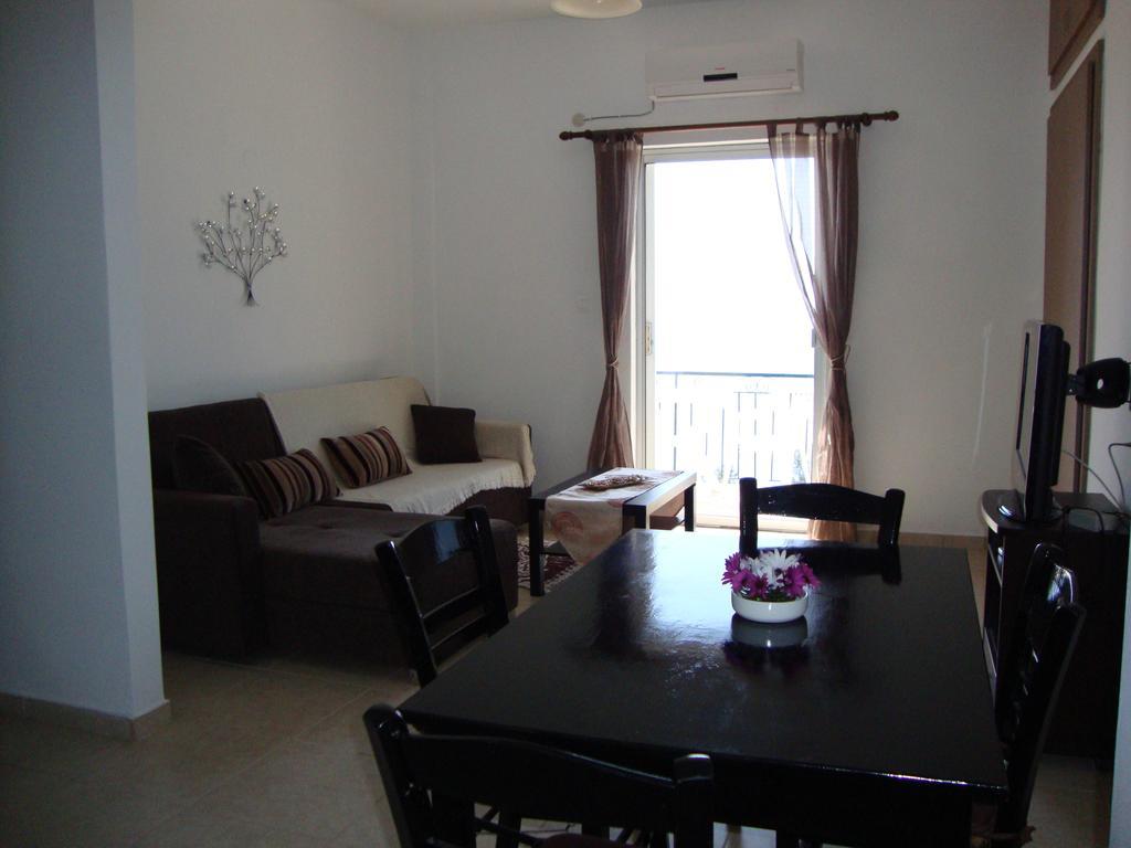 Fantasia Apartment Lákonesz Kültér fotó